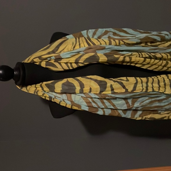 Scarf - Picture 1 of 2